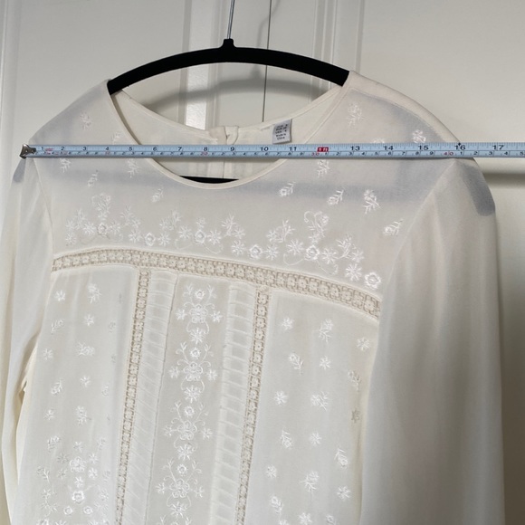 Elegant embroidered blouse - Picture 7 of 7